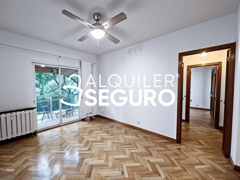 Bedroom of Flat to rent in  Madrid Capital  with Heating and Terrace