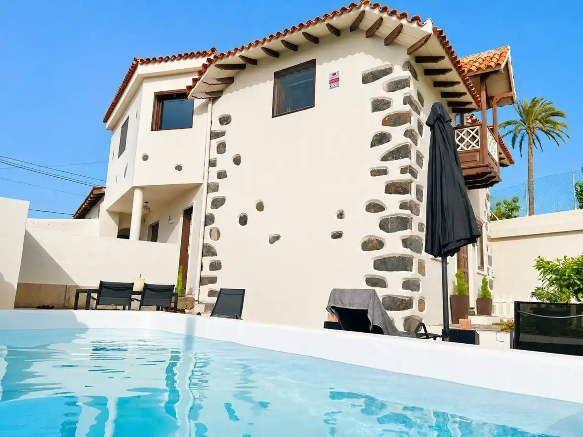 Vista exterior de Casa o xalet en venda en La Orotava amb Terrassa