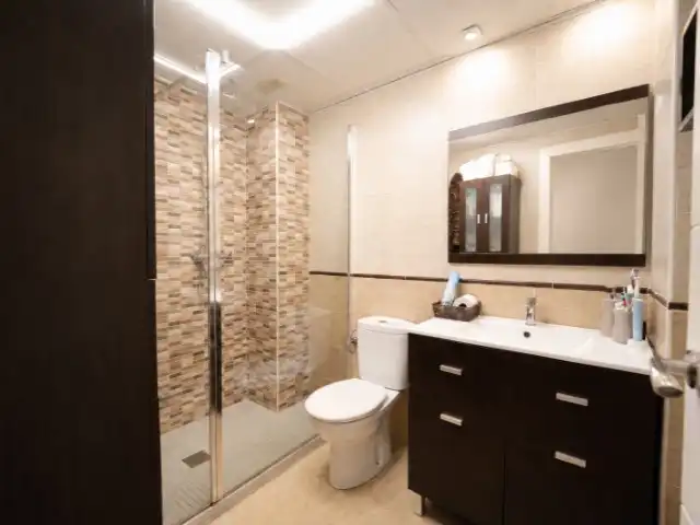 Baño de Piso en venta en Paterna con Aire acondicionado, Calefacción y Terraza