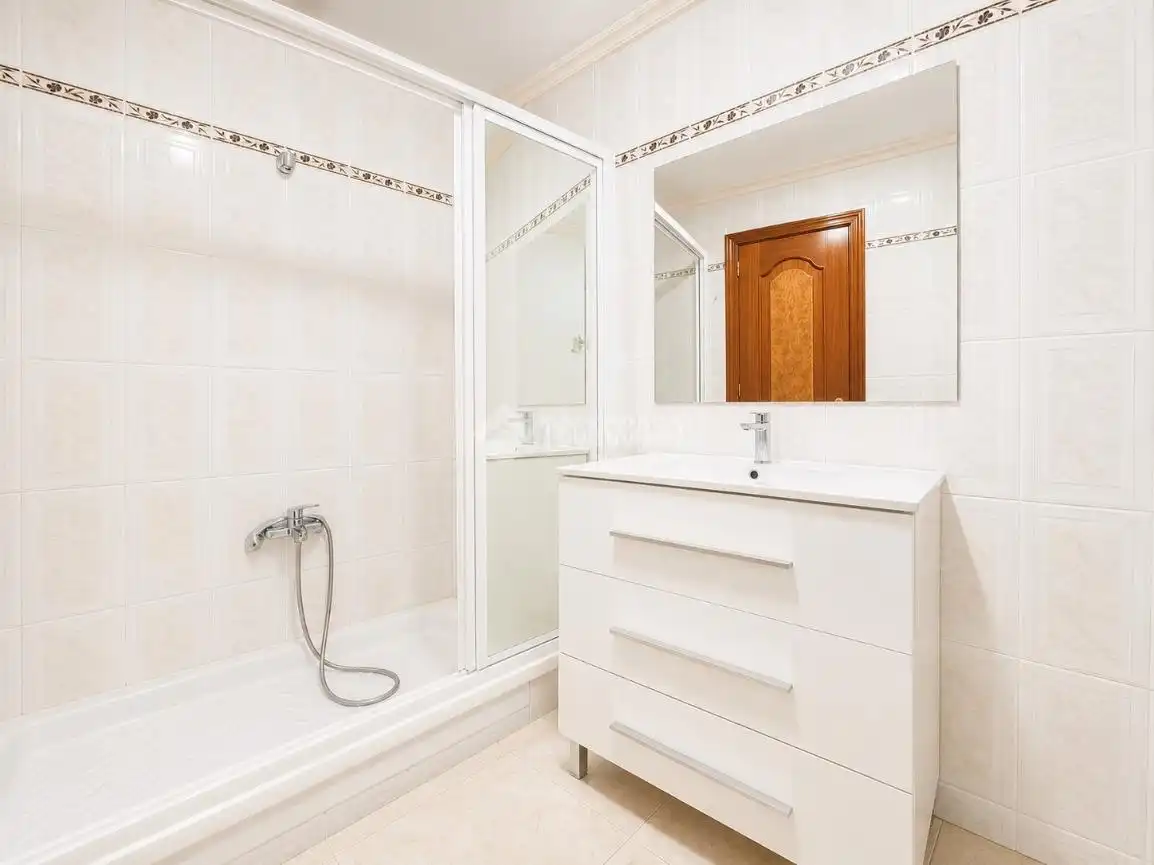 Baño de Piso en venta en Madrid con Aire acondicionado, Calefacción y Terraza