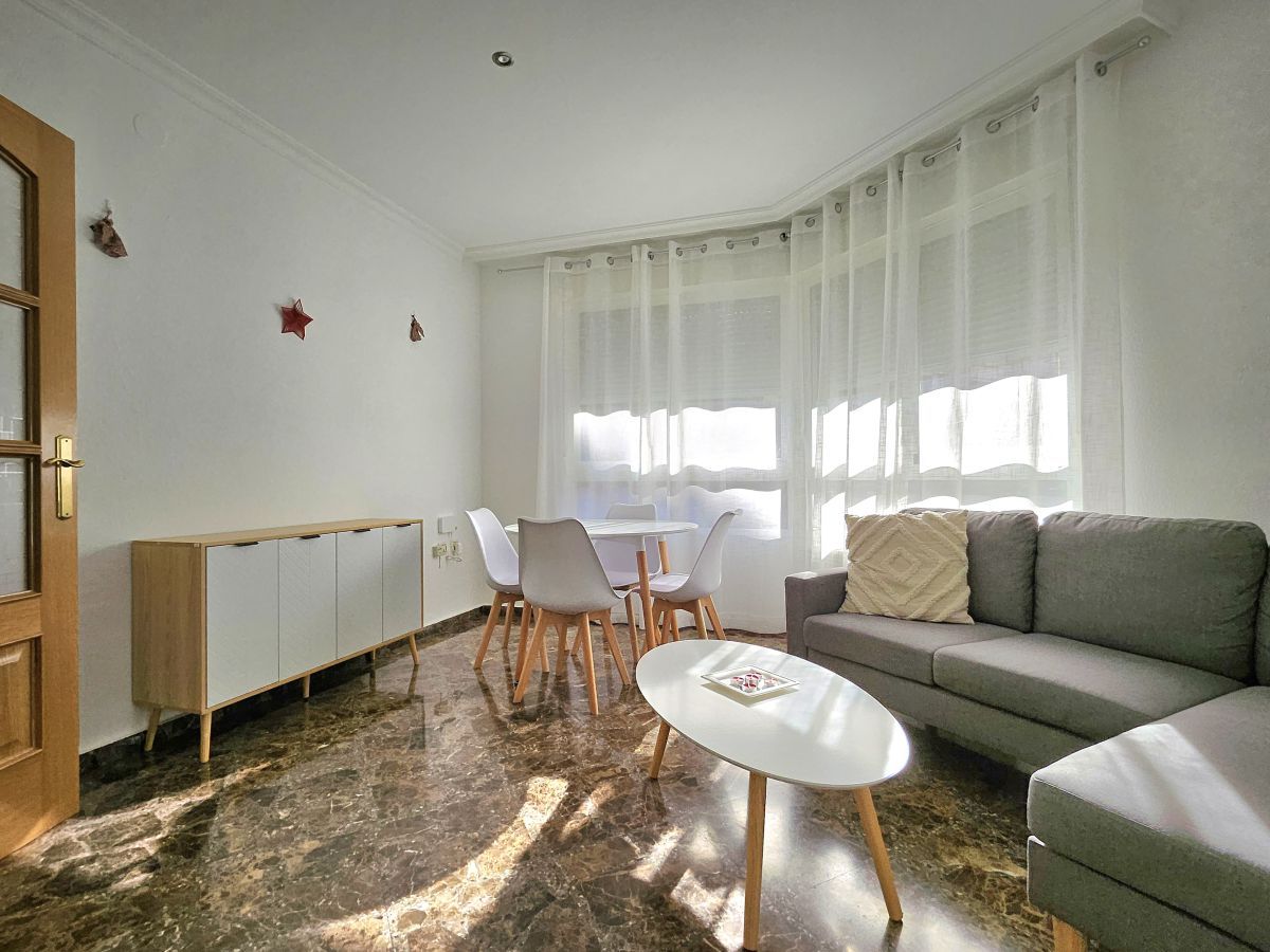 Sala de estar de Apartamento de alquiler en  Albacete Capital con Calefacción