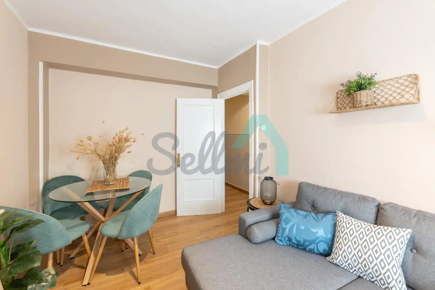 Habitación de Piso en venta en Oviedo  con Calefacción