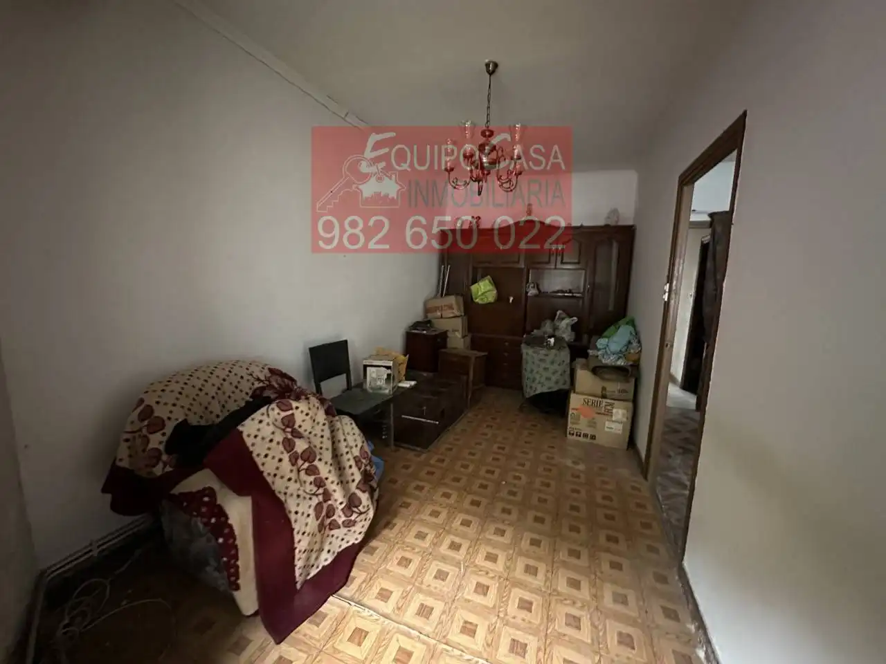 Sala de estar de Casa adosada en venta en Lugo con Jardín privado, Terraza y Alarma