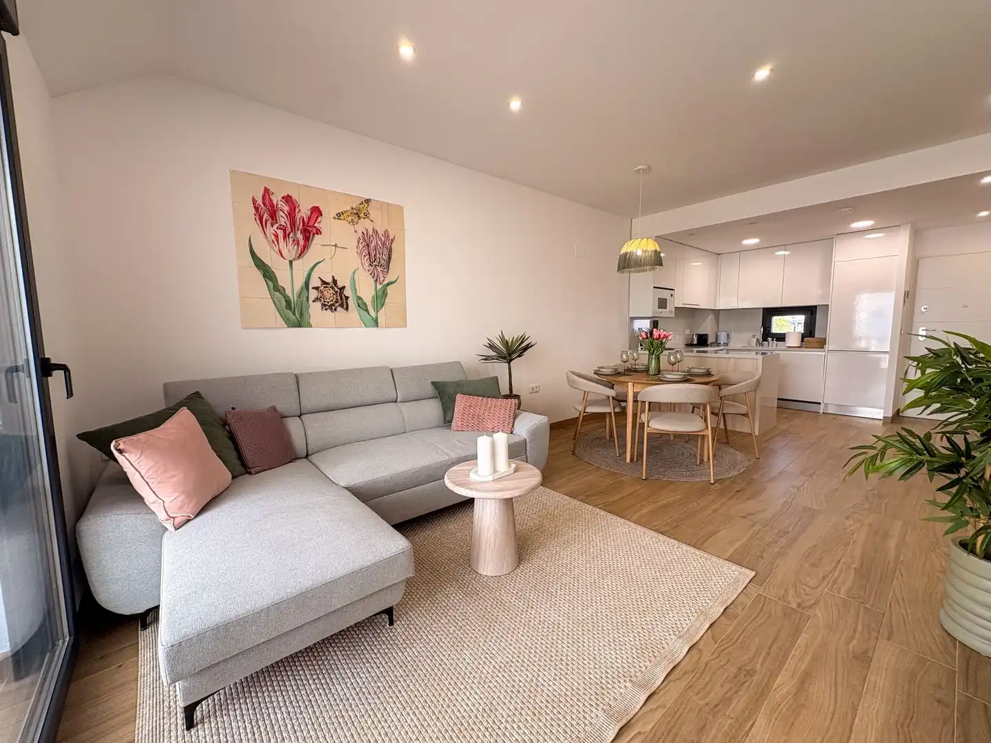 Sala de estar de Piso de alquiler en Torrevieja con Aire acondicionado, Calefacción y Jardín privado