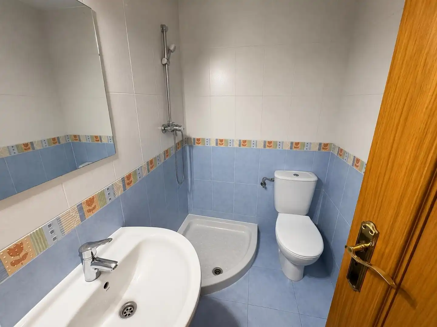 Baño de Piso en venta en La Puebla de Alfindén con Calefacción, Terraza y Trastero