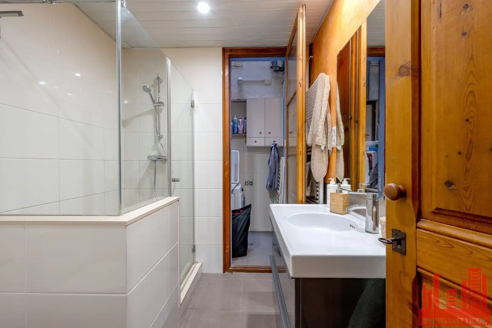 Baño de Casa o chalet en venta en Sant Vicenç Dels Horts con Aire acondicionado, Calefacción y Jardín privado