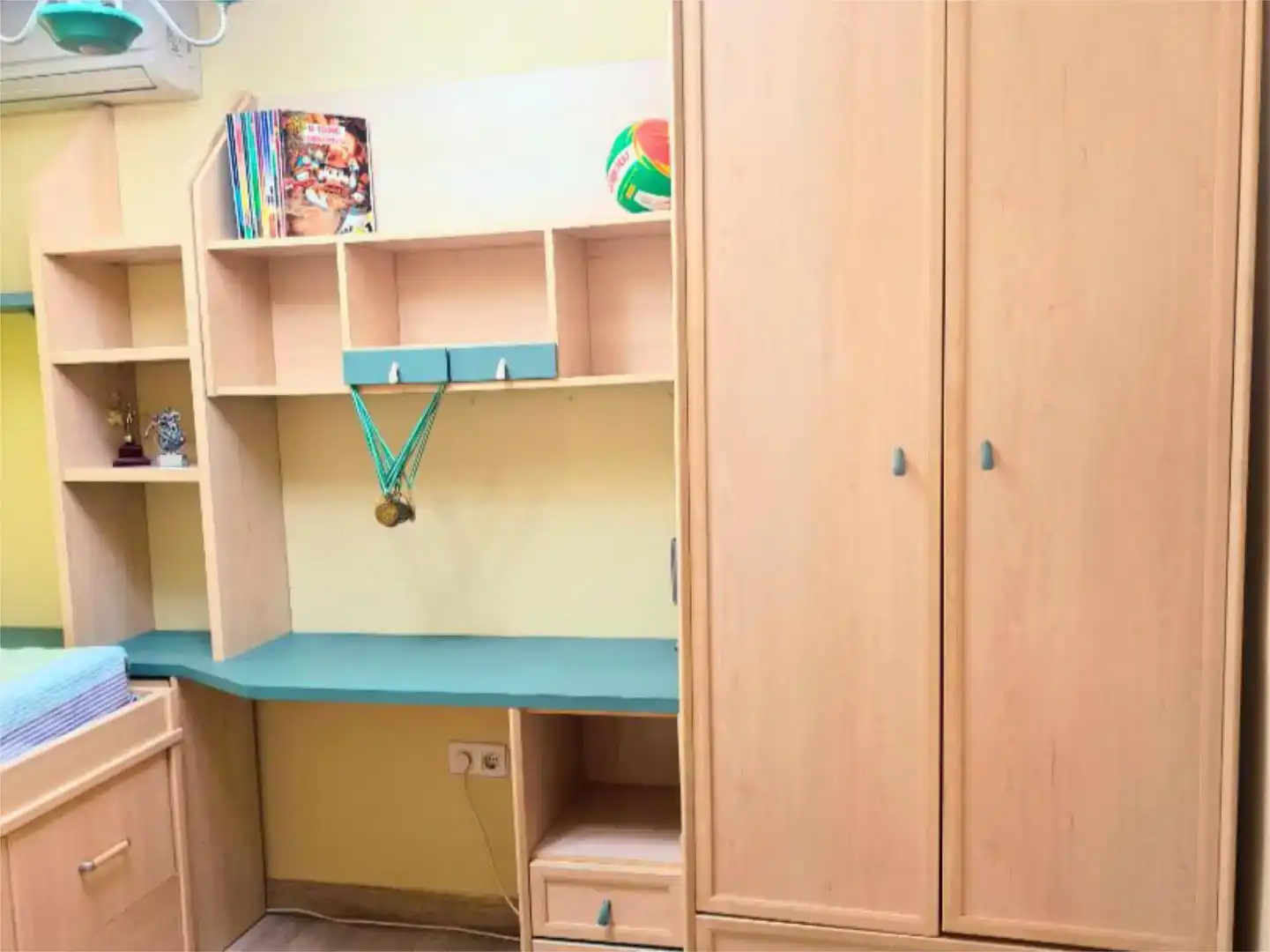Schlafzimmer von Wohnung zum Verkauf in  Sevilla Capital mit Klimaanlage und Balkon
