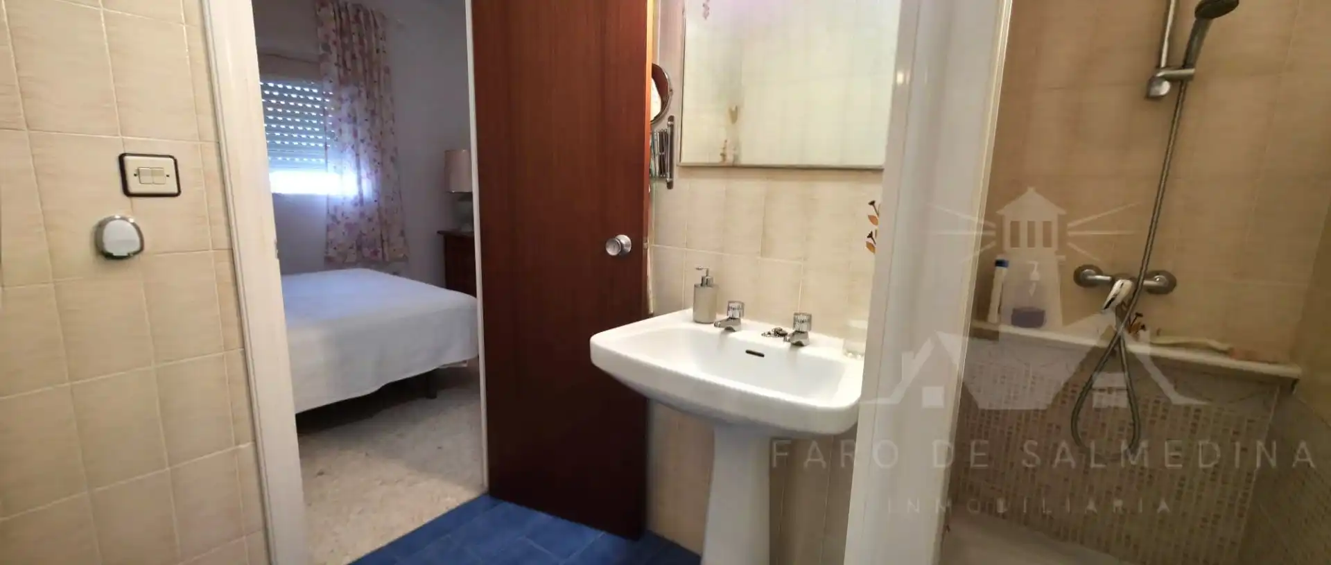 Baño de Piso en venta en Chipiona con Terraza