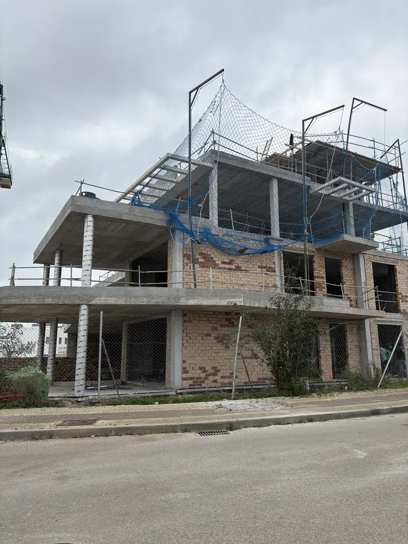 Planta baixa en venda a Cabopino - Artola