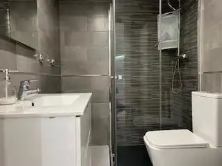 Baño de Apartamento en venta en Reus con Parquet, Amueblado y Balcón