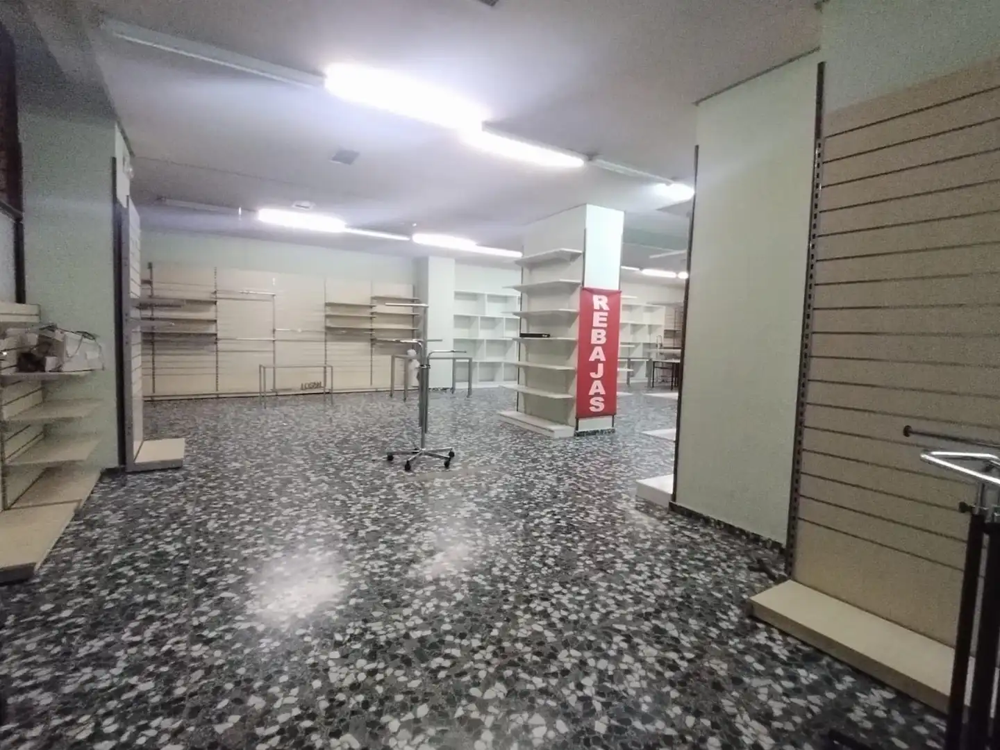 Local comercial de lloguer a Padre Tabernero, imagen 2