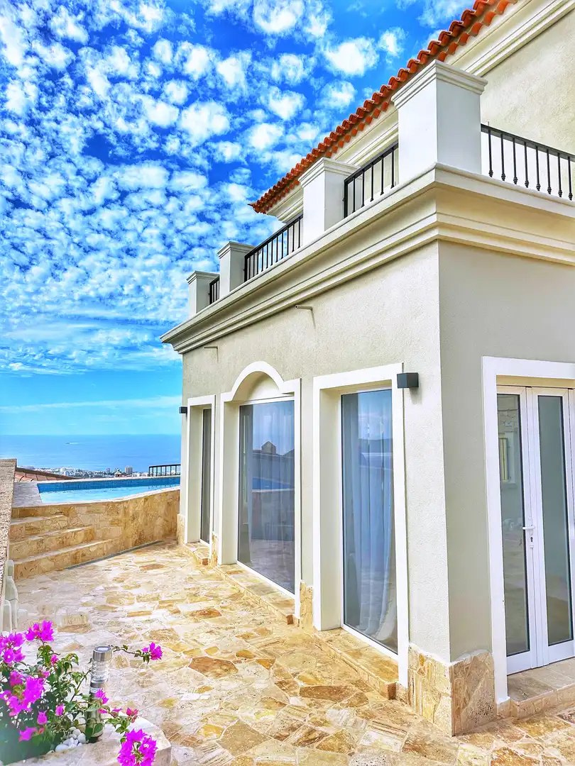Detached house with terrace for sale in Calle Caramillo 8, imagen 4