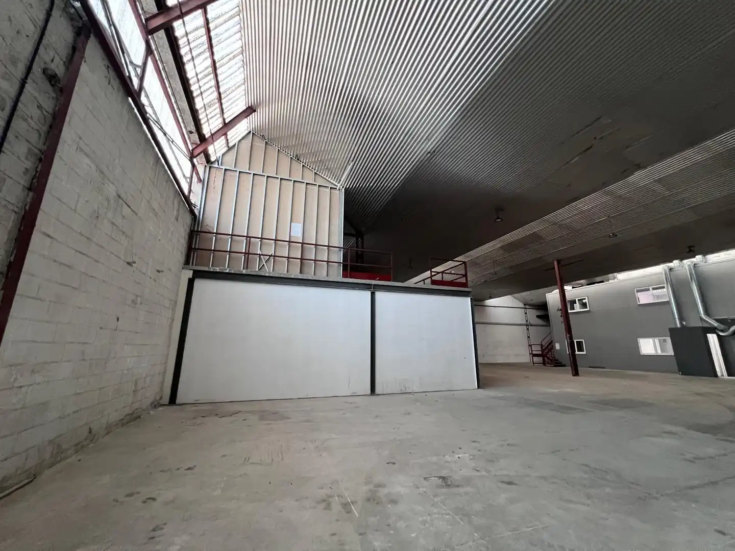 Fabrikhallen zur Miete in Llanera