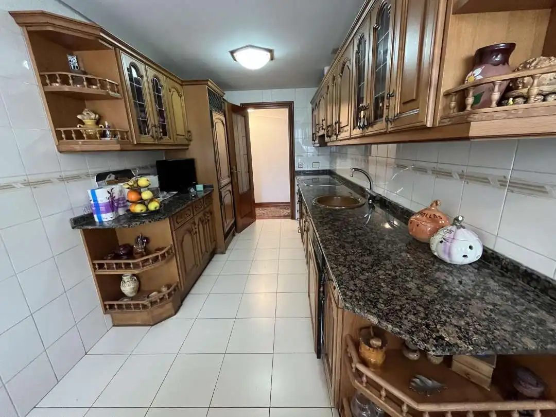 Cocina de Piso en venta en Medina de Pomar con Calefacción, Trastero y Amueblado