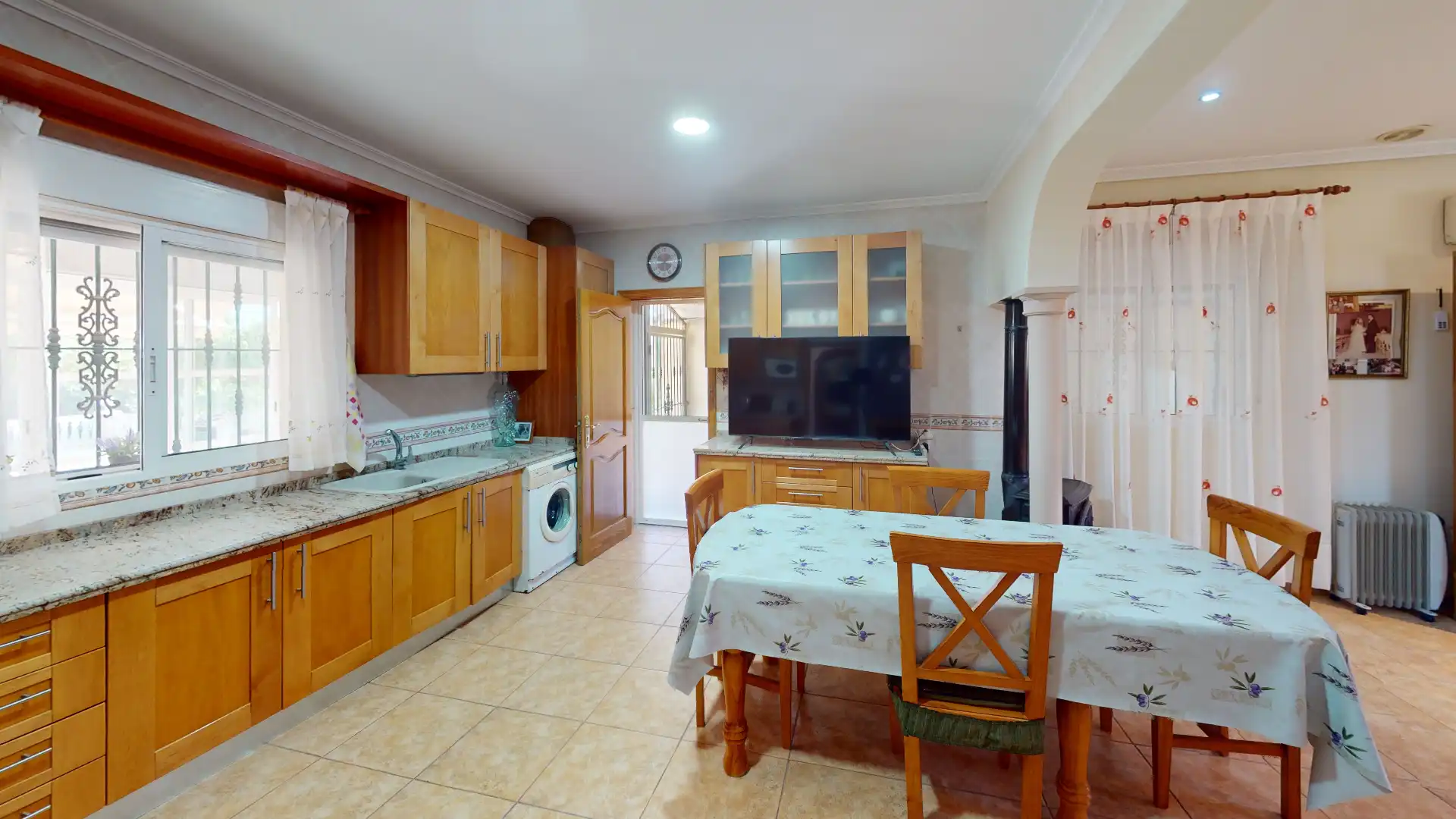 Kitchen of Houses for sale in Elche / Elx  with Air Conditioner, Private garden and Terrace