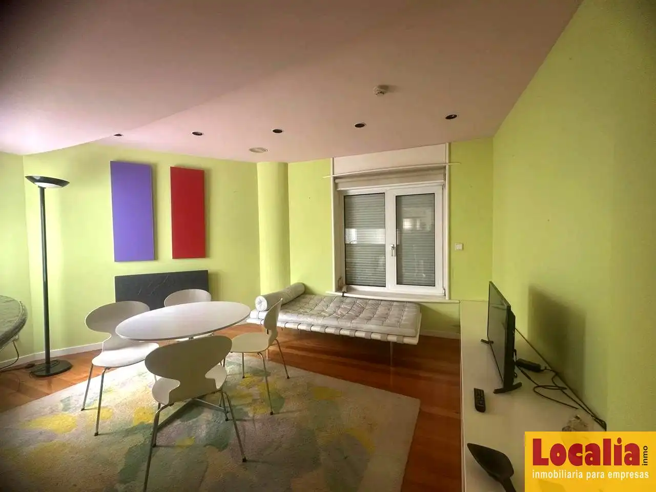 Wohnzimmer von Büro zur Miete in Torrelavega 