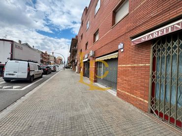 Local commercial à vendre à Avinguda de l'Estatut 132