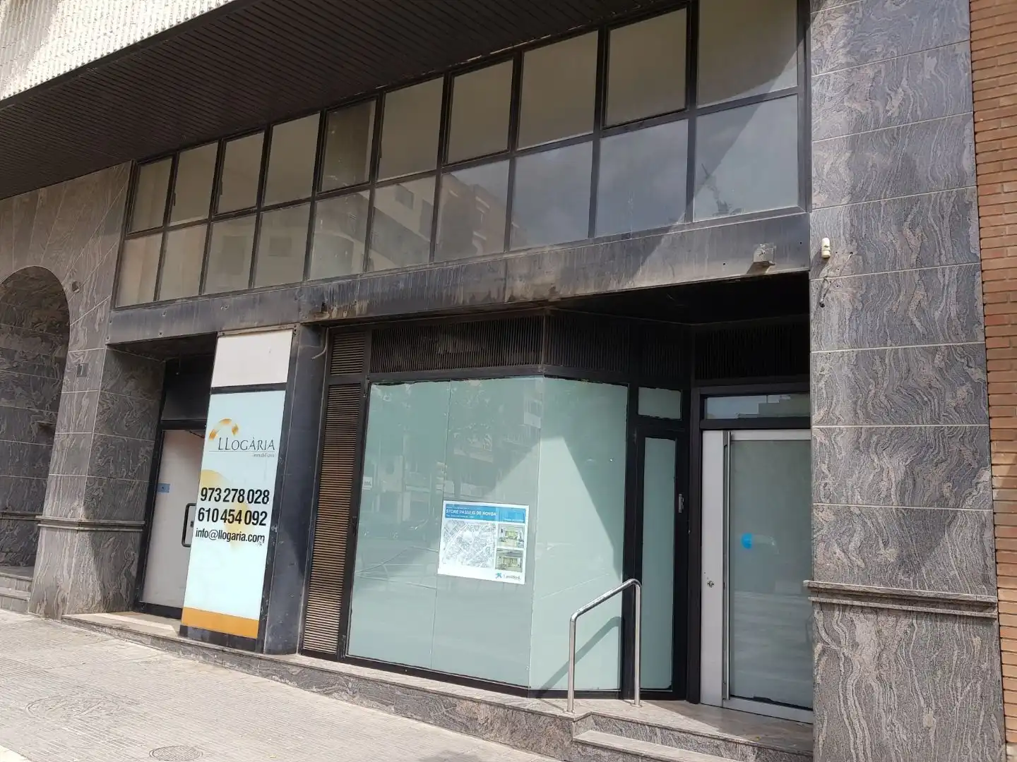 Vista exterior de Local de alquiler en Lleida con Aire acondicionado