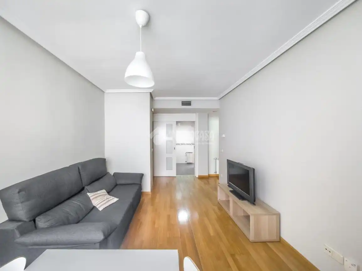 Living room of Flat for sale in Madrid  with Air Conditioner, Heating and Storage room