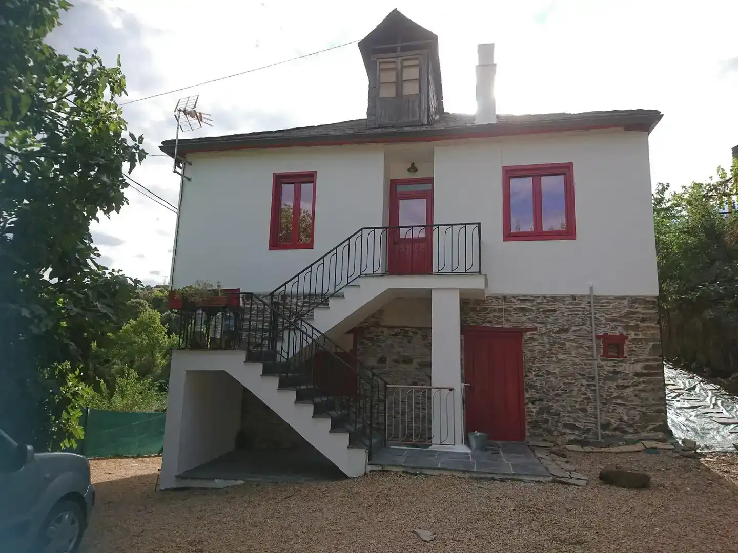 Vista exterior de Pis en venda en Borrenes amb Jardí privat, Forn i Rentadora