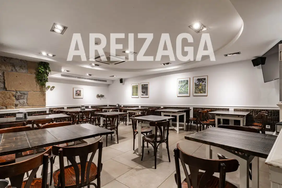 Local en venda en Donostia - San Sebastián  amb Moblat