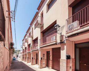 Vista exterior de Casa adosada en venda en Vila-rodona