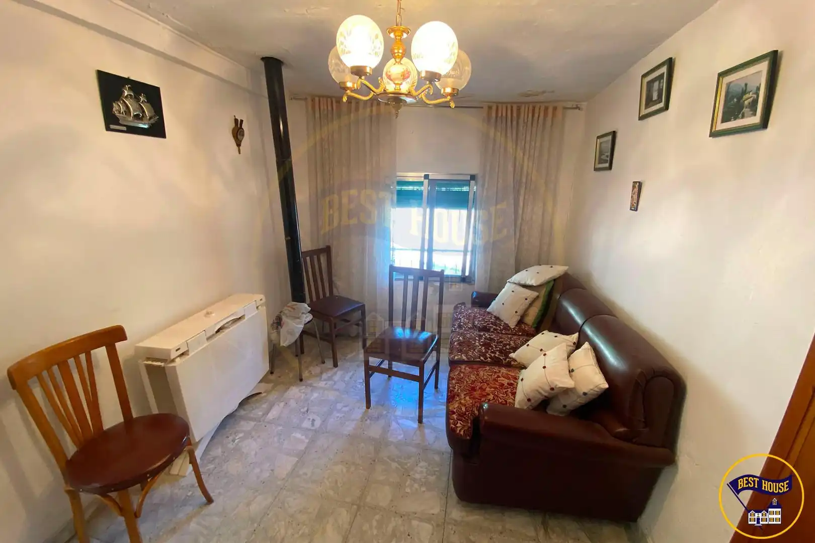 Country house zum Verkauf in Torrejoncillo del Rey mit Terrasse, Abstellraum und Möbliert