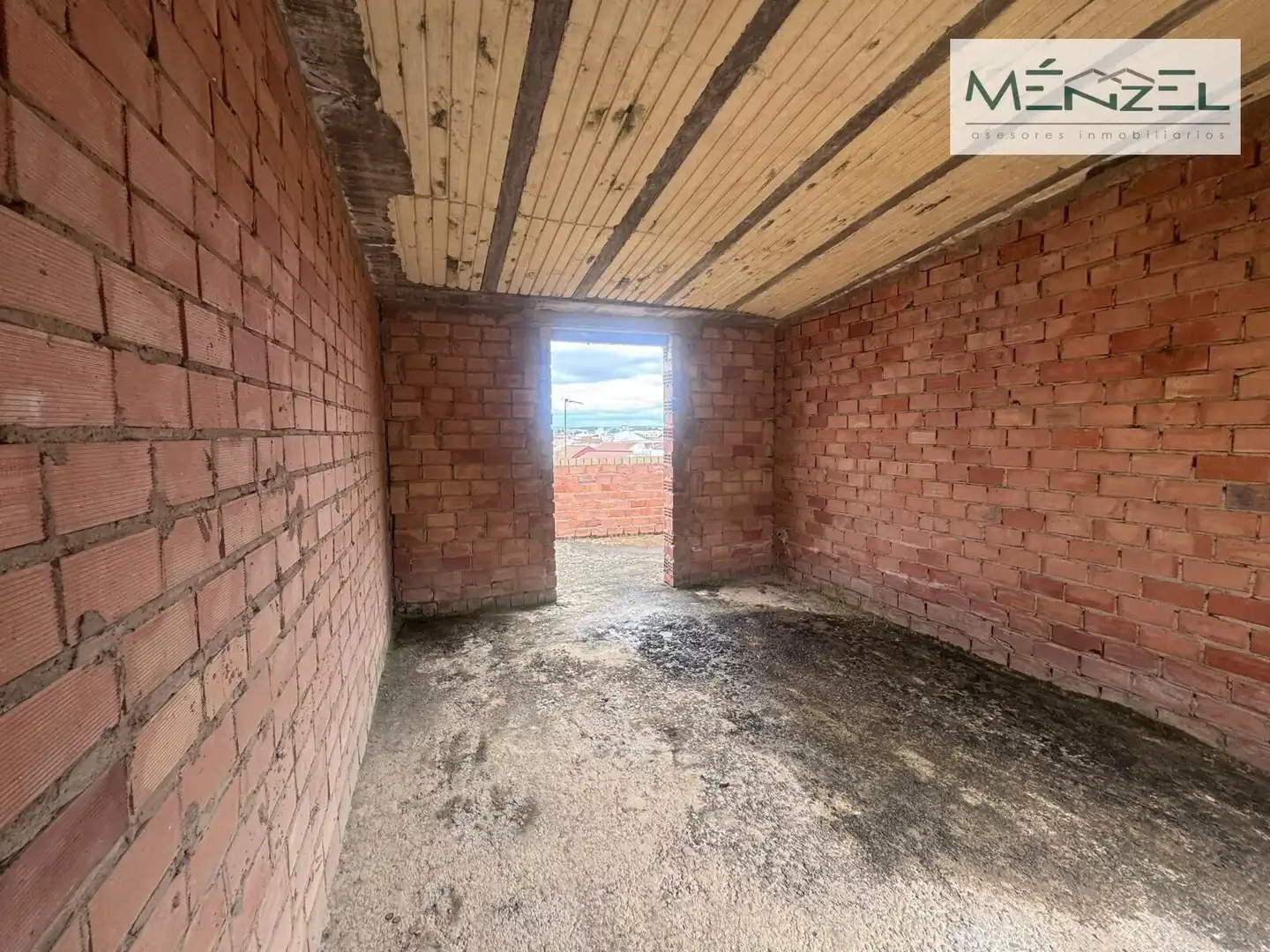 Buildings for sale in Pilas