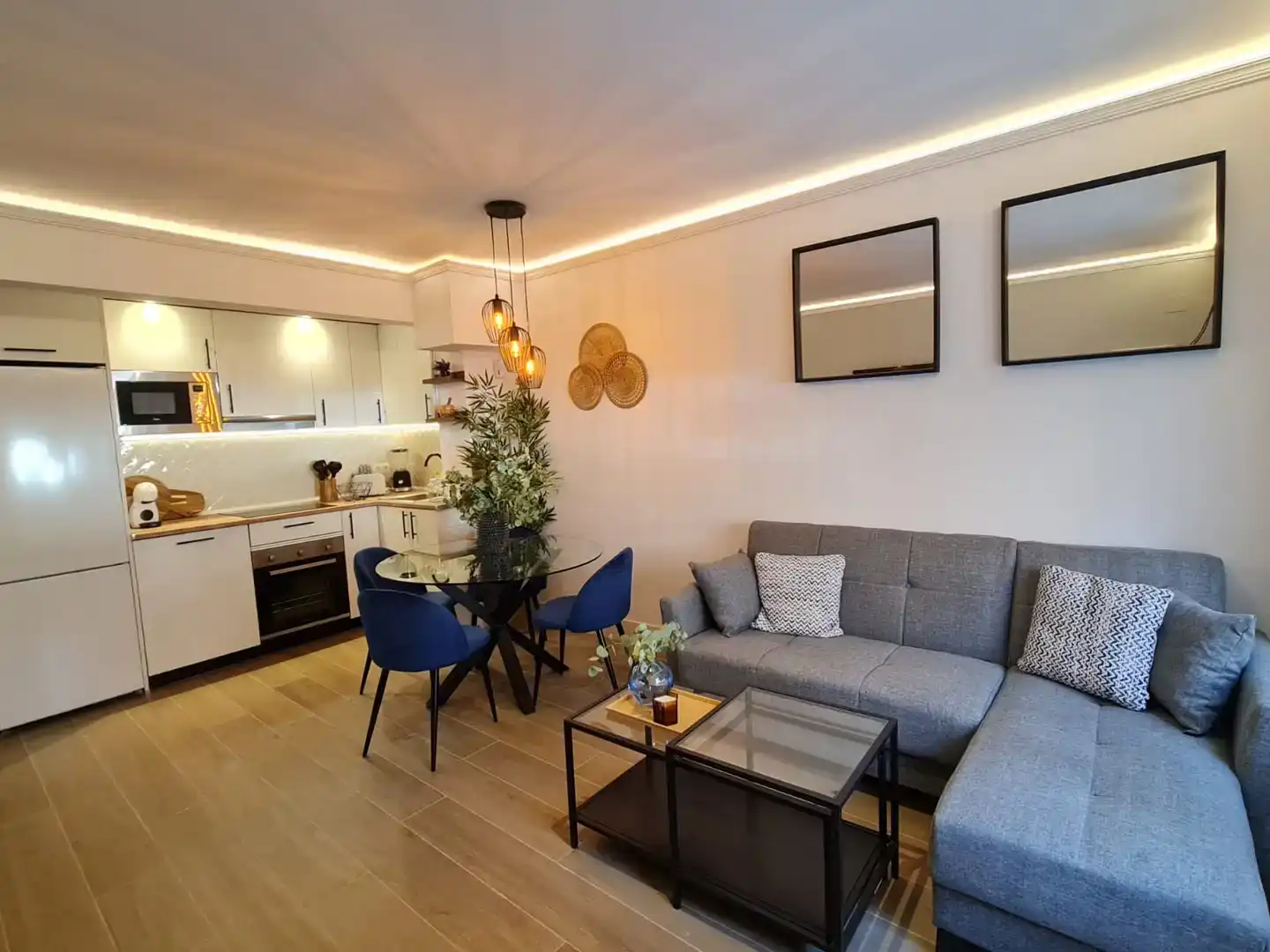 Sala d'estar de Apartament per a compartir en Madrid amb Aire condicionat, Parquet i Moblat