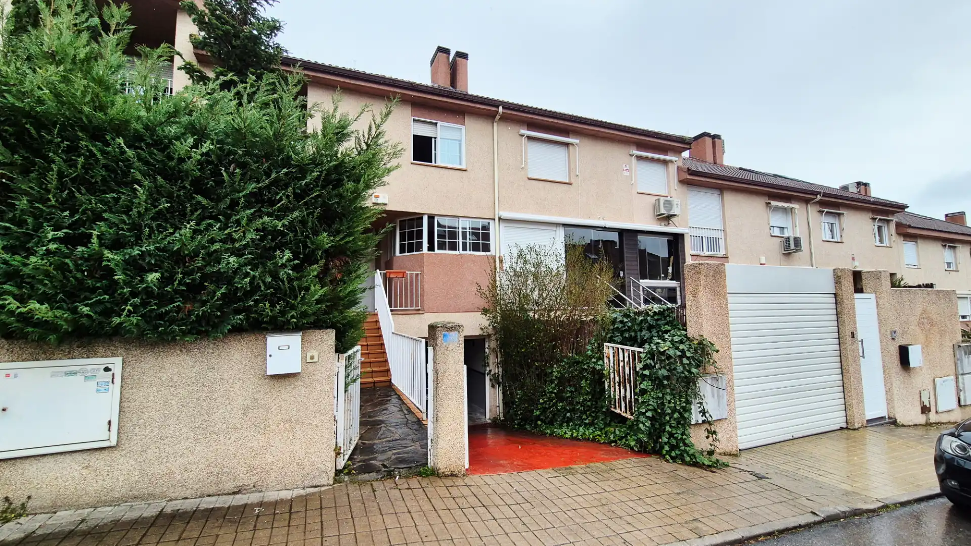 Exterior view of Detached homes for sale in Las Rozas de Madrid  with Heating, Private garden and Terrace