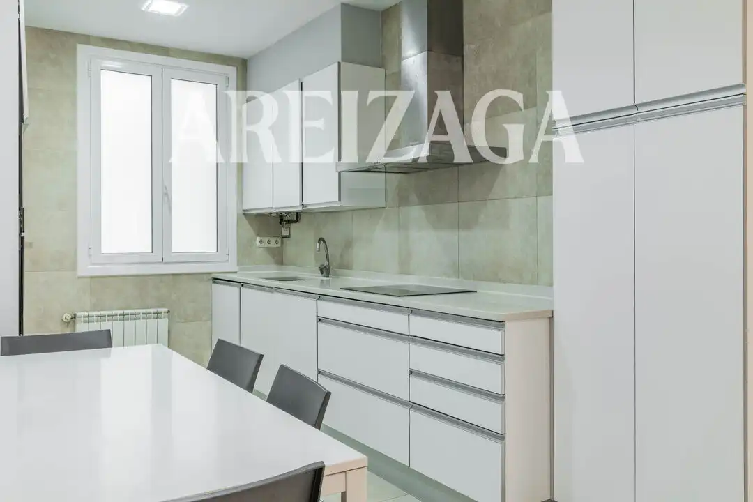 Cocina de Piso en venta en Donostia - San Sebastián  con Calefacción