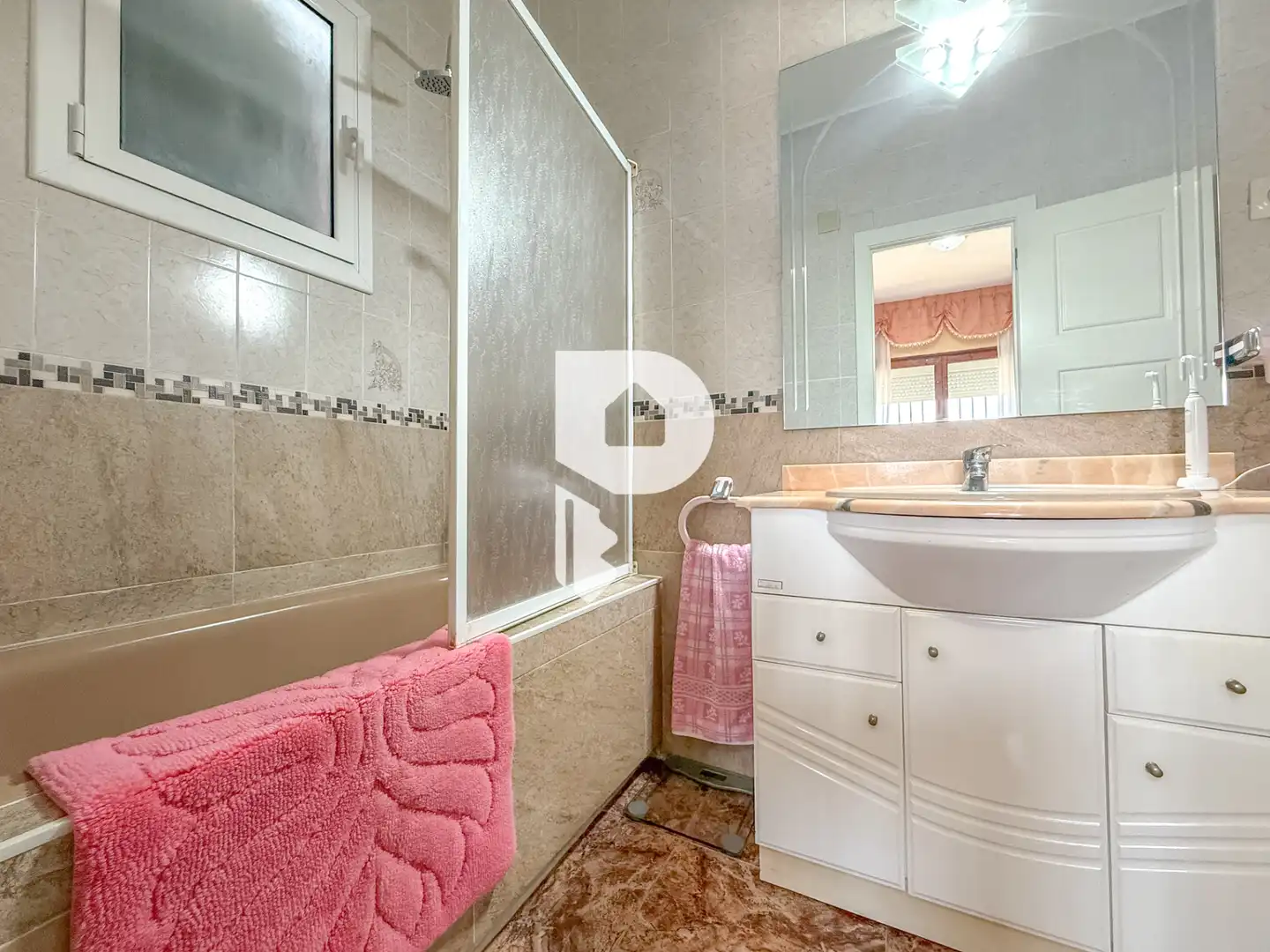 Baño de Casa o chalet en venta en Vallirana con Calefacción, Jardín privado y Terraza