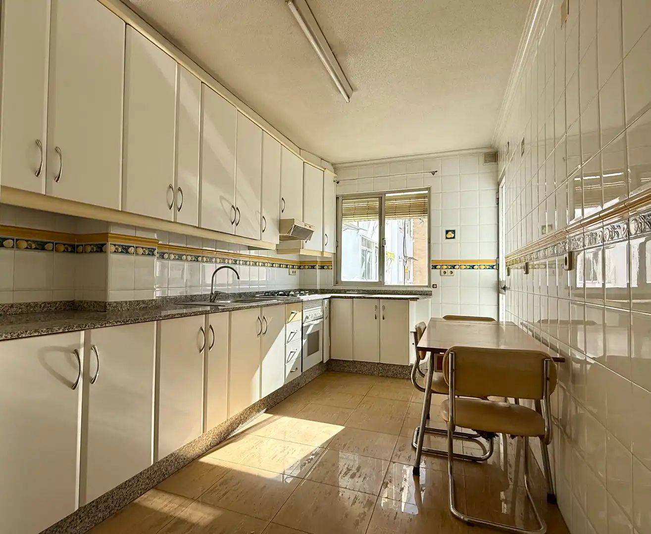 Kitchen of Flat for sale in Murcia  with Storage room and Balcony