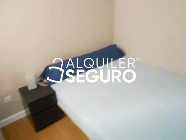Schlafzimmer von Wohnung zur Miete in Madrid mit Heizung und Möbliert
