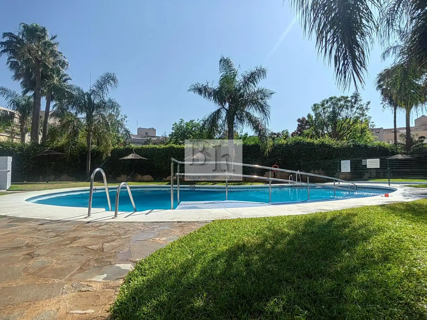 Piscina de Piso en venta en Málaga con Aire acondicionado, Jardín privado y Terraza