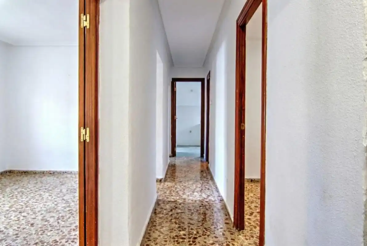 Ground floor for sale in Alicante / Alacant  with Heating, Terrace and Storage room