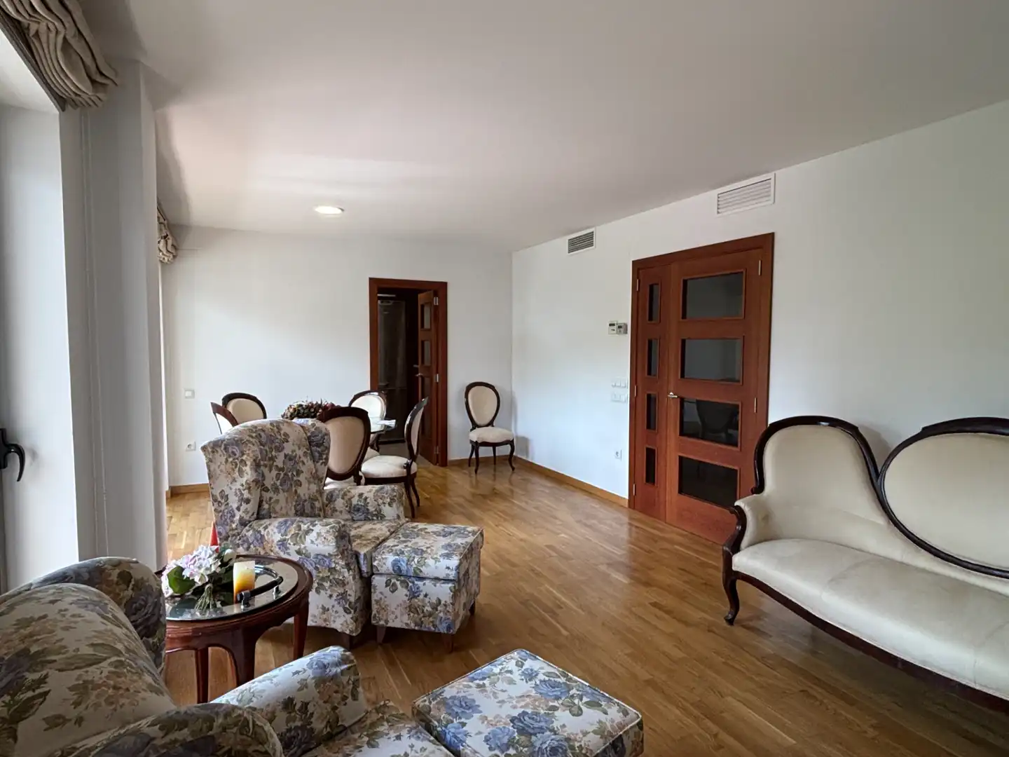 Sala d'estar de Pis en venda en Terrassa amb Aire condicionat, Parquet i Forn