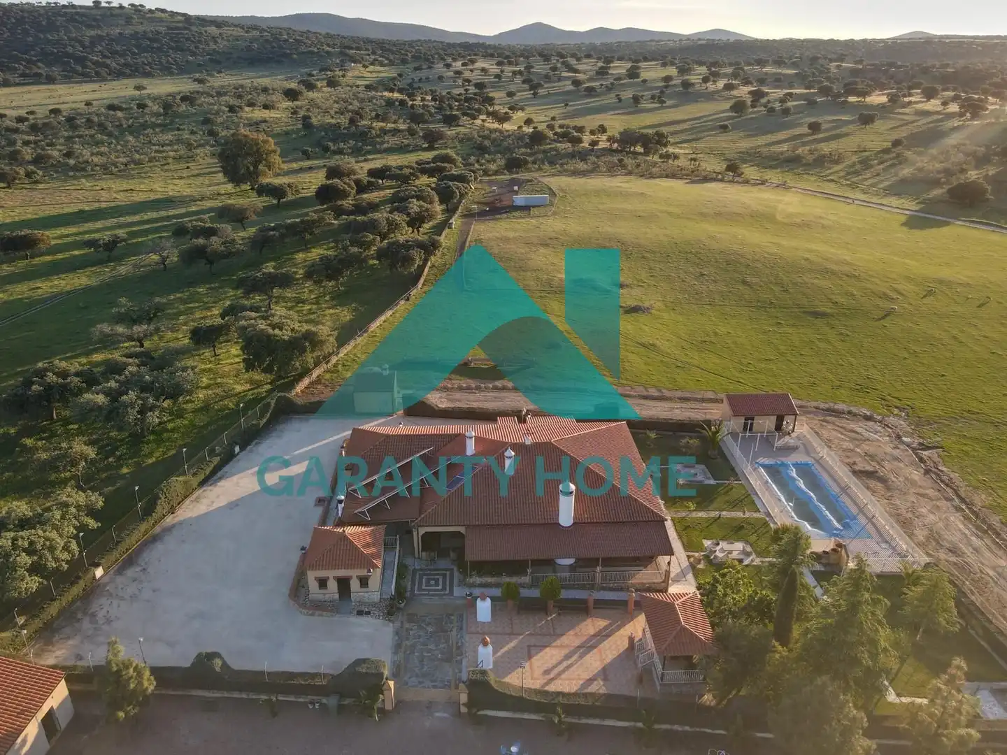 Vista exterior de Casa o xalet en venda en Almoharín amb Aire condicionat, Calefacció i Jardí privat