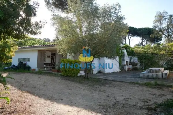 Vista exterior de Casa o xalet en venda en Maçanet de la Selva amb Aire condicionat, Calefacció i Jardí privat