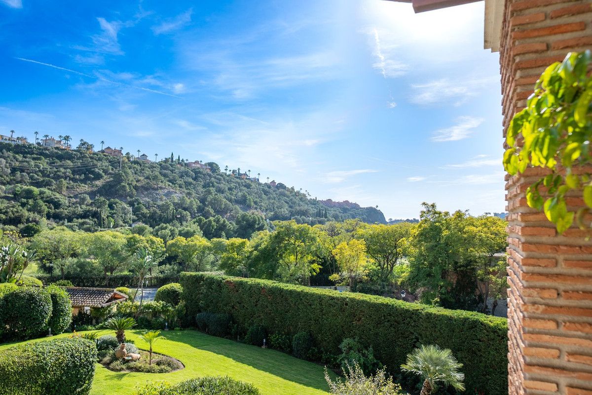 Jardí de Àtic en venda en Benahavís amb Aire condicionat, Terrassa i Piscina comunitària