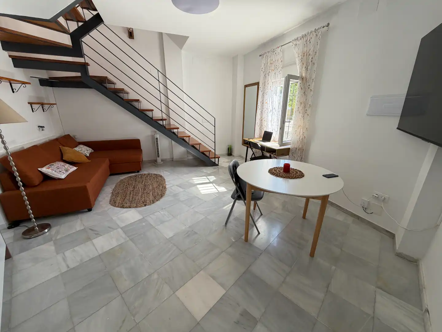 Wohnzimmer von Einfamilien-Reihenhaus zur Miete in Centro