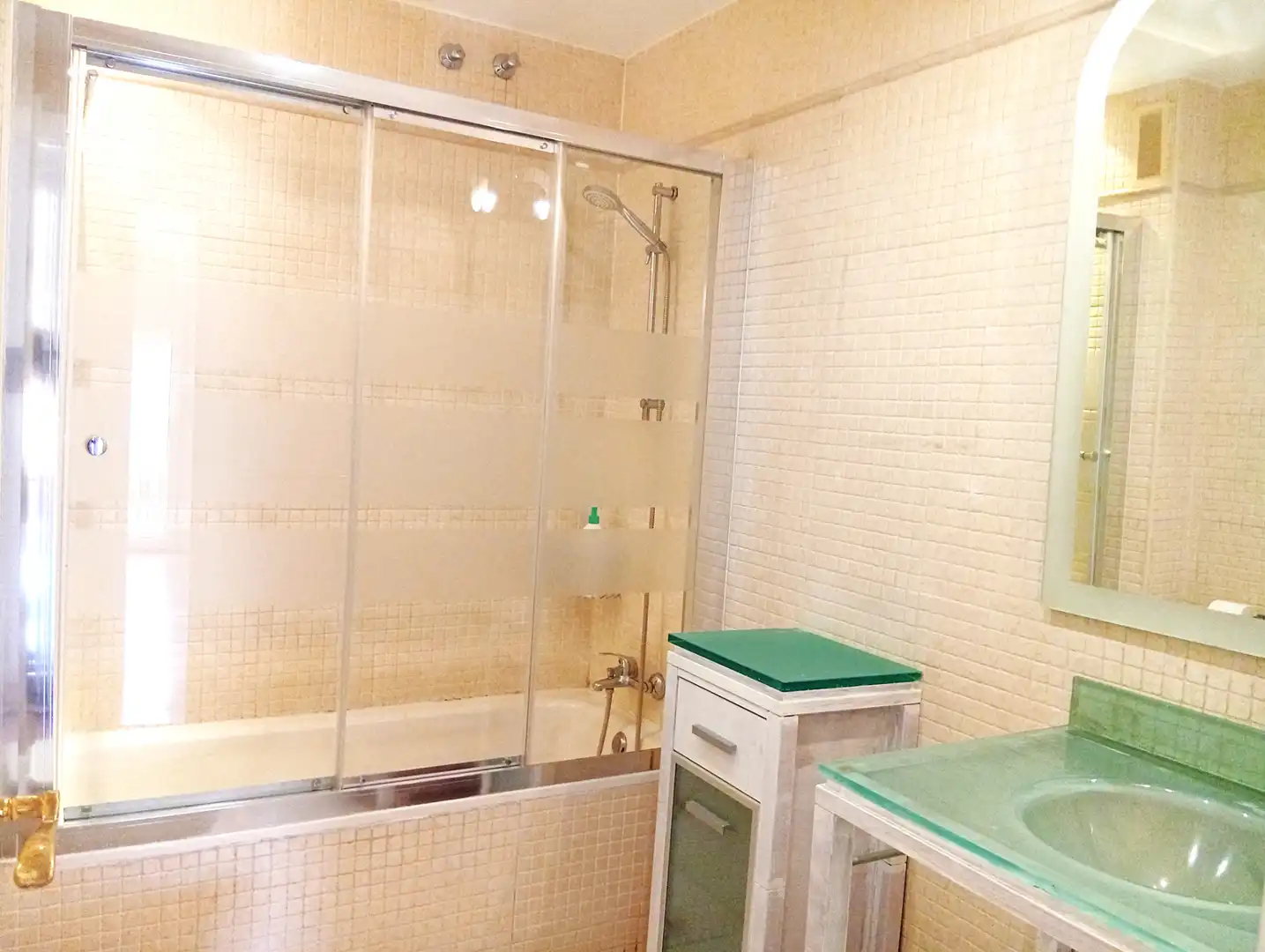 Baño de Piso en venta en Leganés con Aire acondicionado, Calefacción y Jardín privado