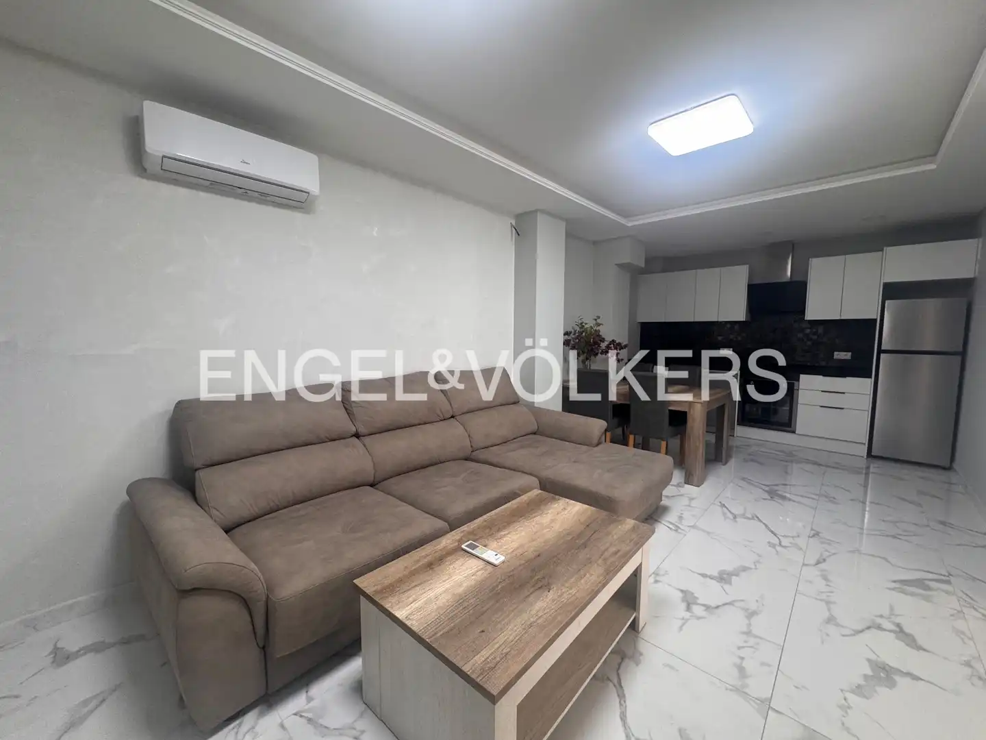 Sala d'estar de Apartament de lloguer en Valencia amb Aire condicionat, Calefacció i Moblat