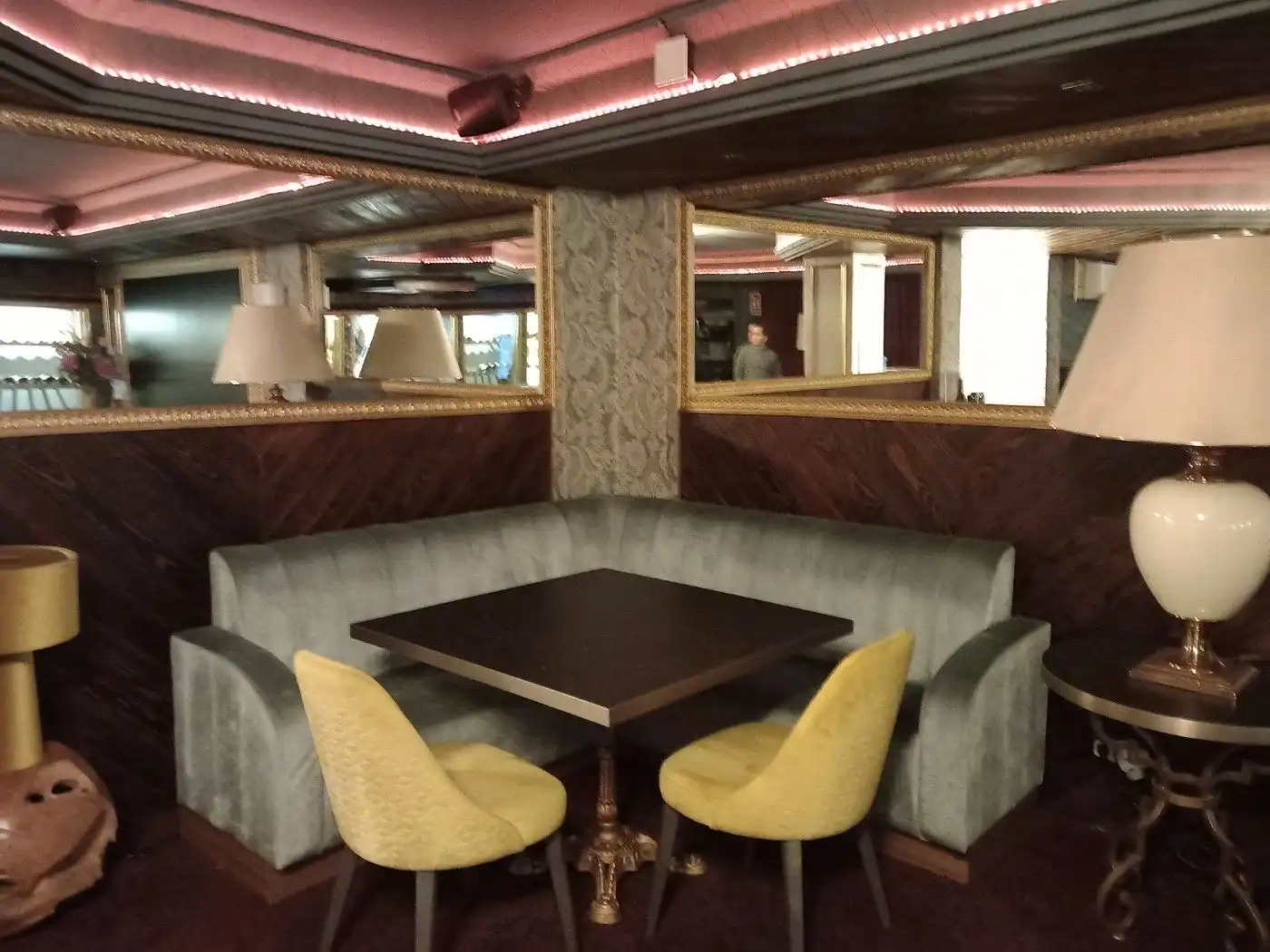 Comedor de Local en traspaso en Barcelona con Aire acondicionado, Calefacción y Amueblado