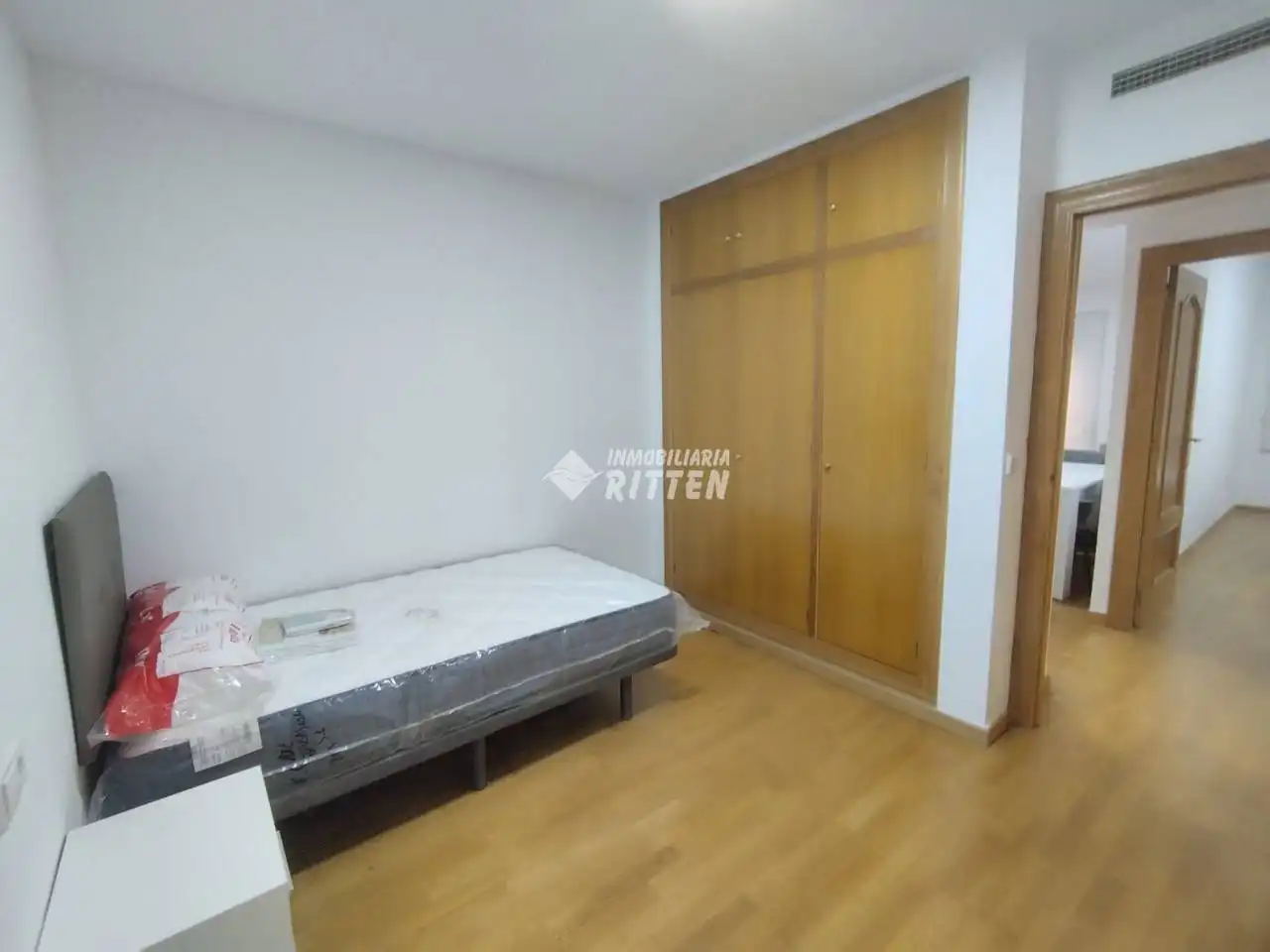 Habitación de Piso de alquiler en Cartagena con Aire acondicionado, Trastero y Amueblado