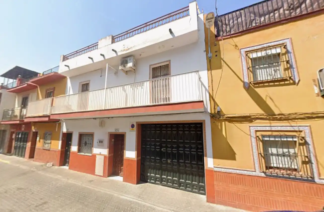 Vista exterior de Pis en venda en Sevilla