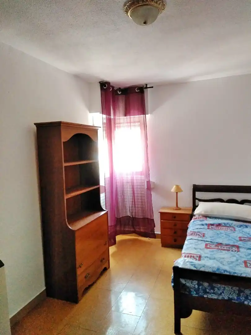 Schlafzimmer von Wohnung zur Miete in Cáceres mit Klimaanlage, Heizung und Terrasse