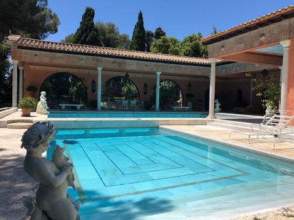 Swimming pool of House or chalet for sale in Sotogrande  with Air Conditioner, Heating and Private garden