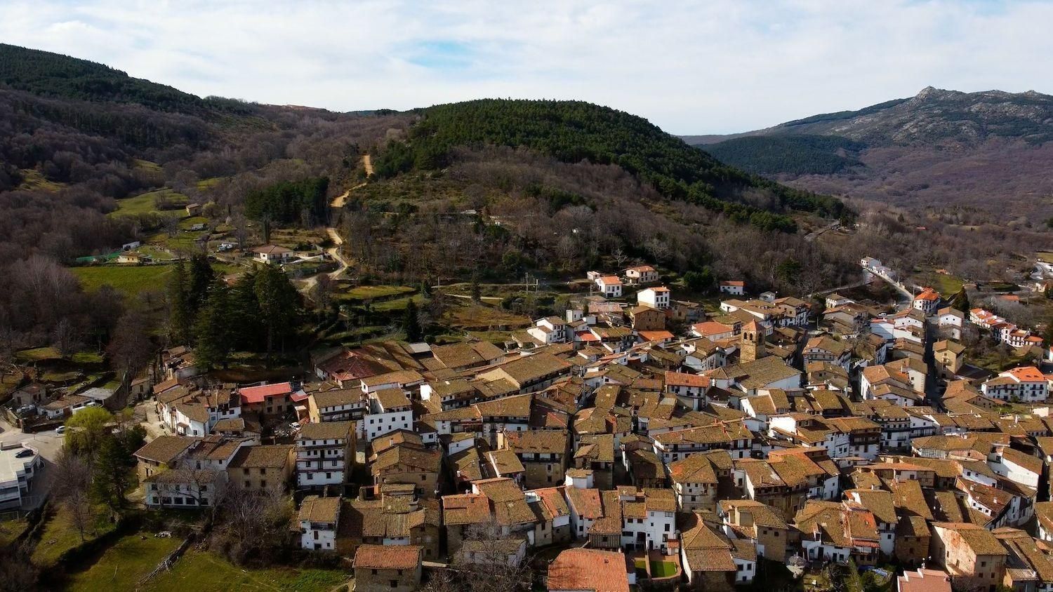 Vista exterior de Finca rústica en venta en Candelario con Calefacción, Jardín privado y Terraza