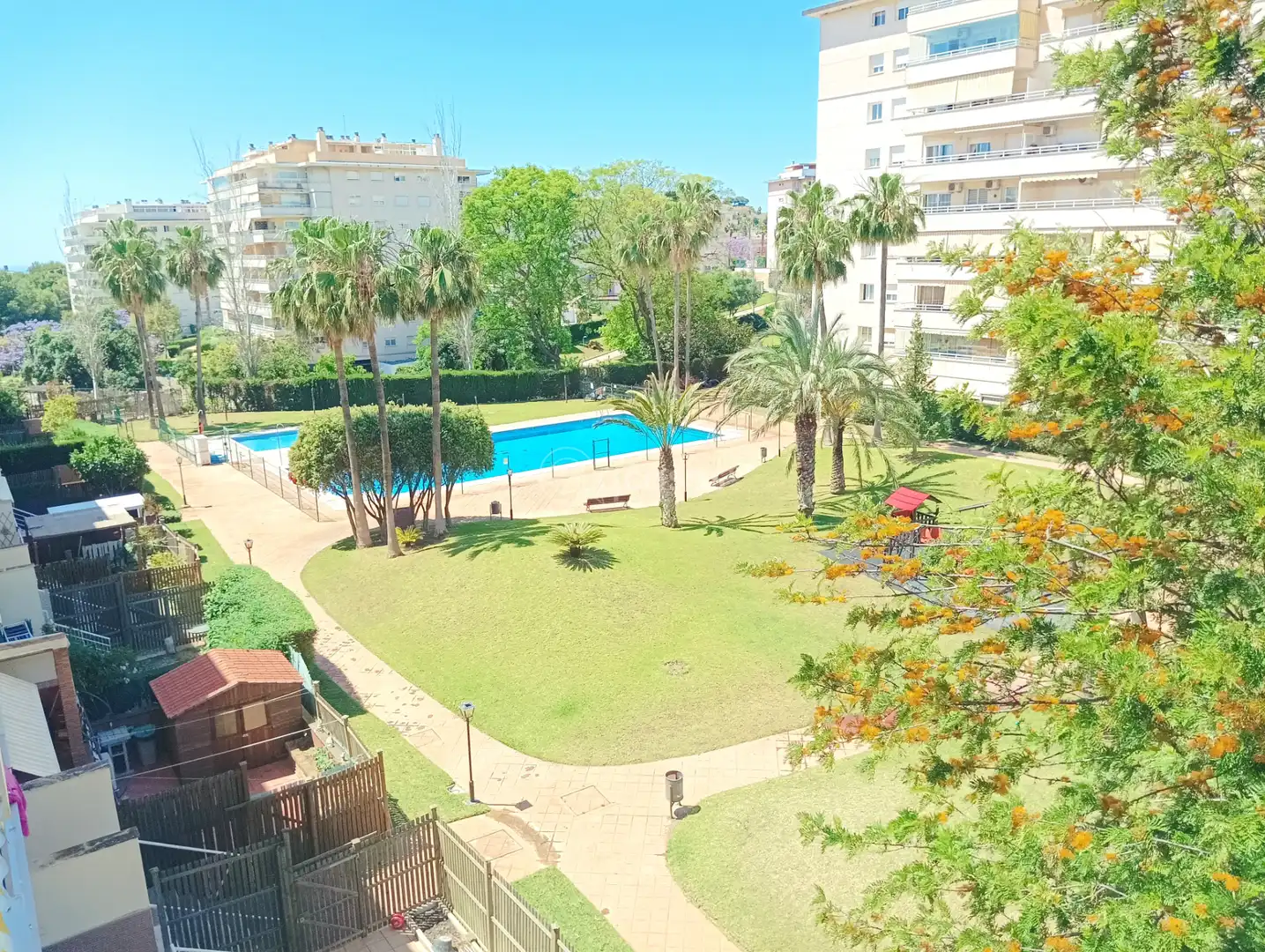 Piscina de Piso en venta en Benalmádena con Aire acondicionado, Terraza y Amueblado